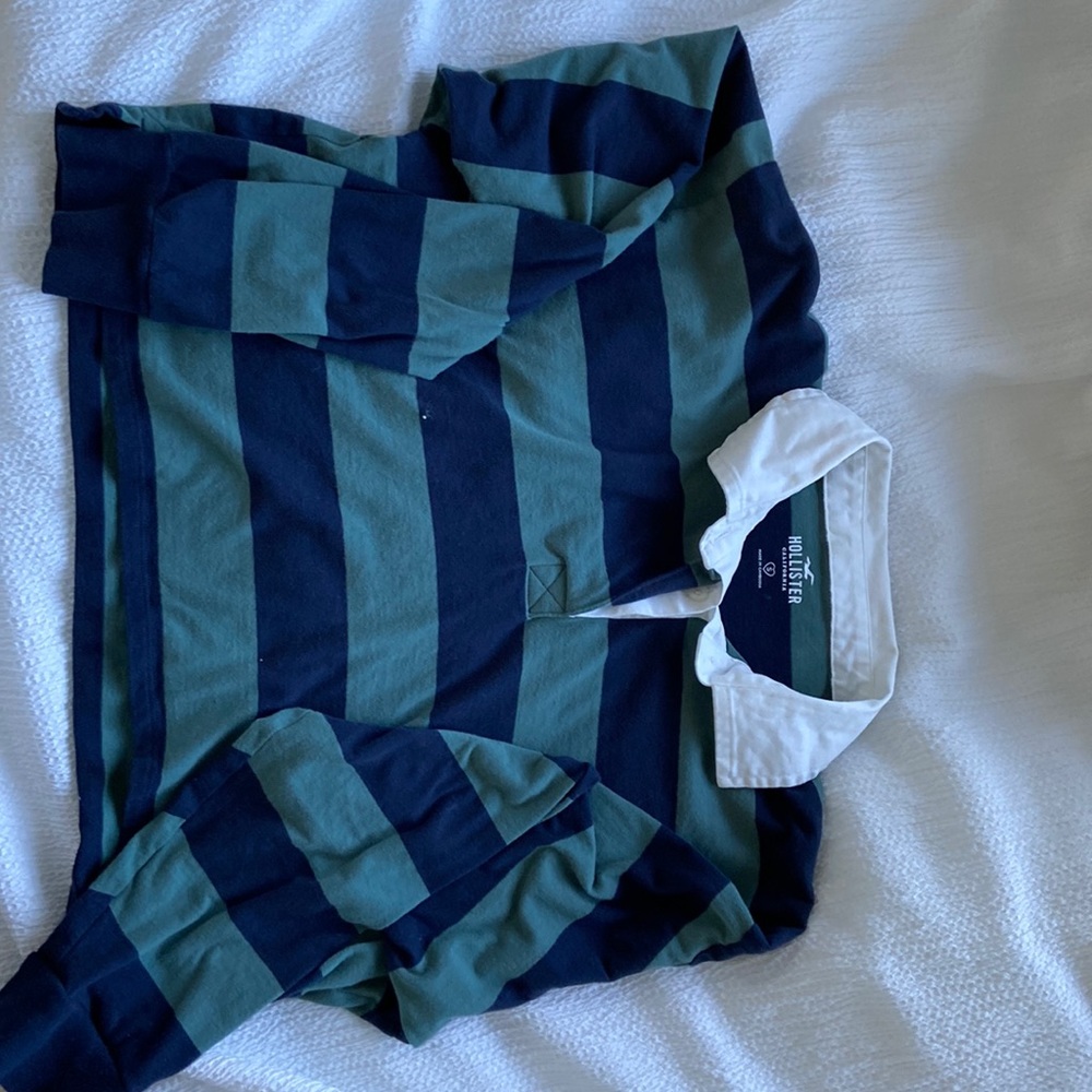 Super cute greens and navy striped polo shirt cropped fit